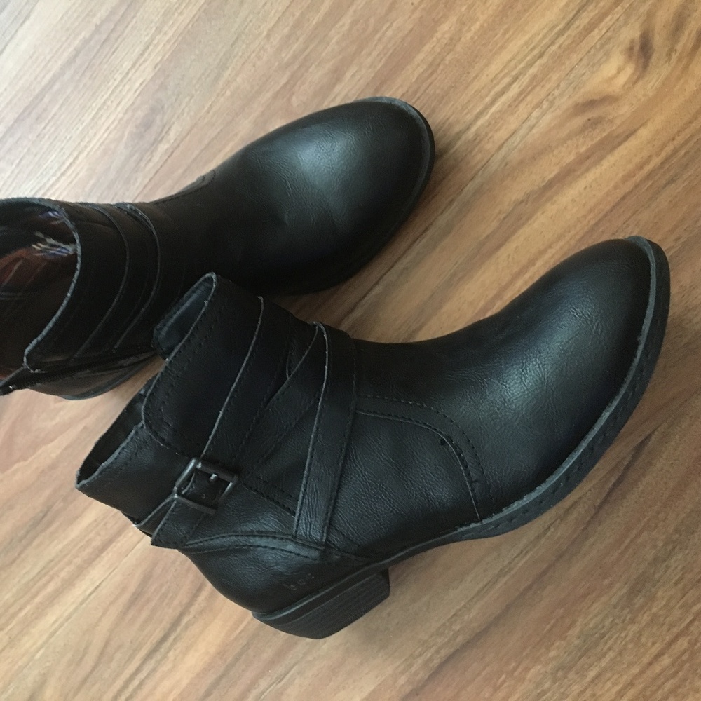b.o.c. Ankle Boots - Black - Size 6.5
